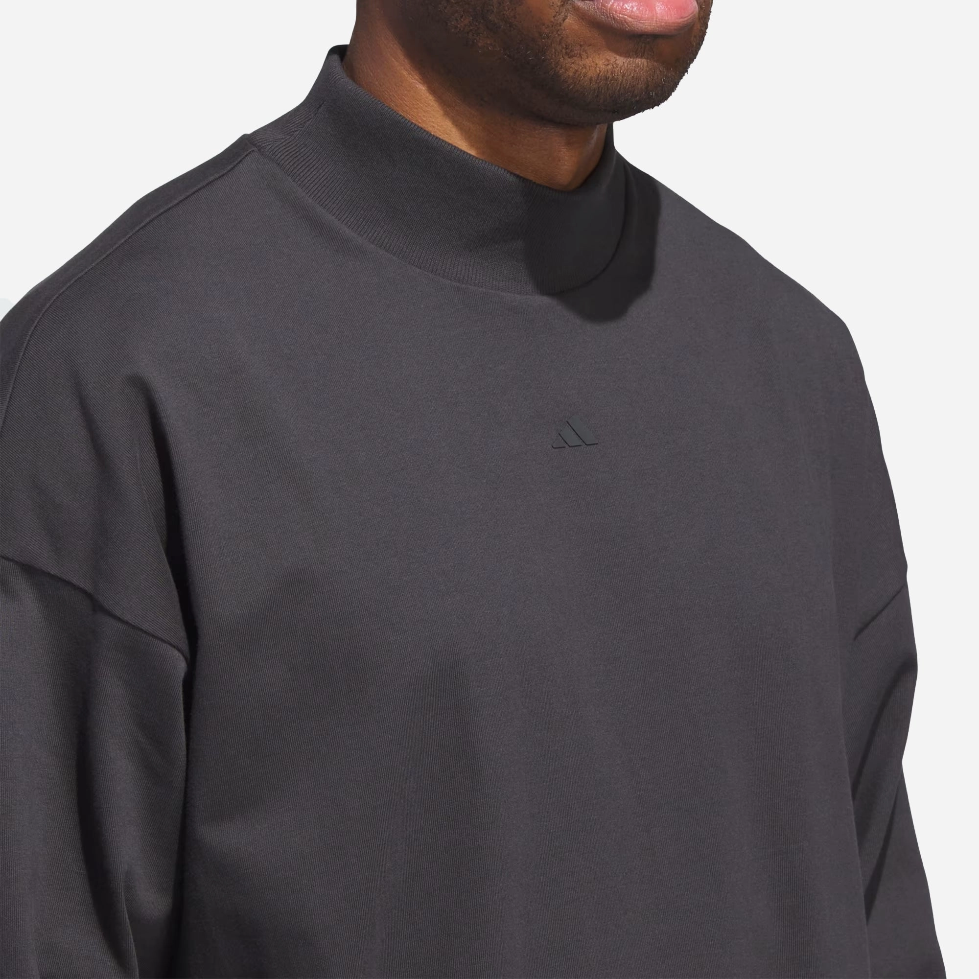 Adidas | BASKETBALL LONG SLEEVE TEE  { CARBON