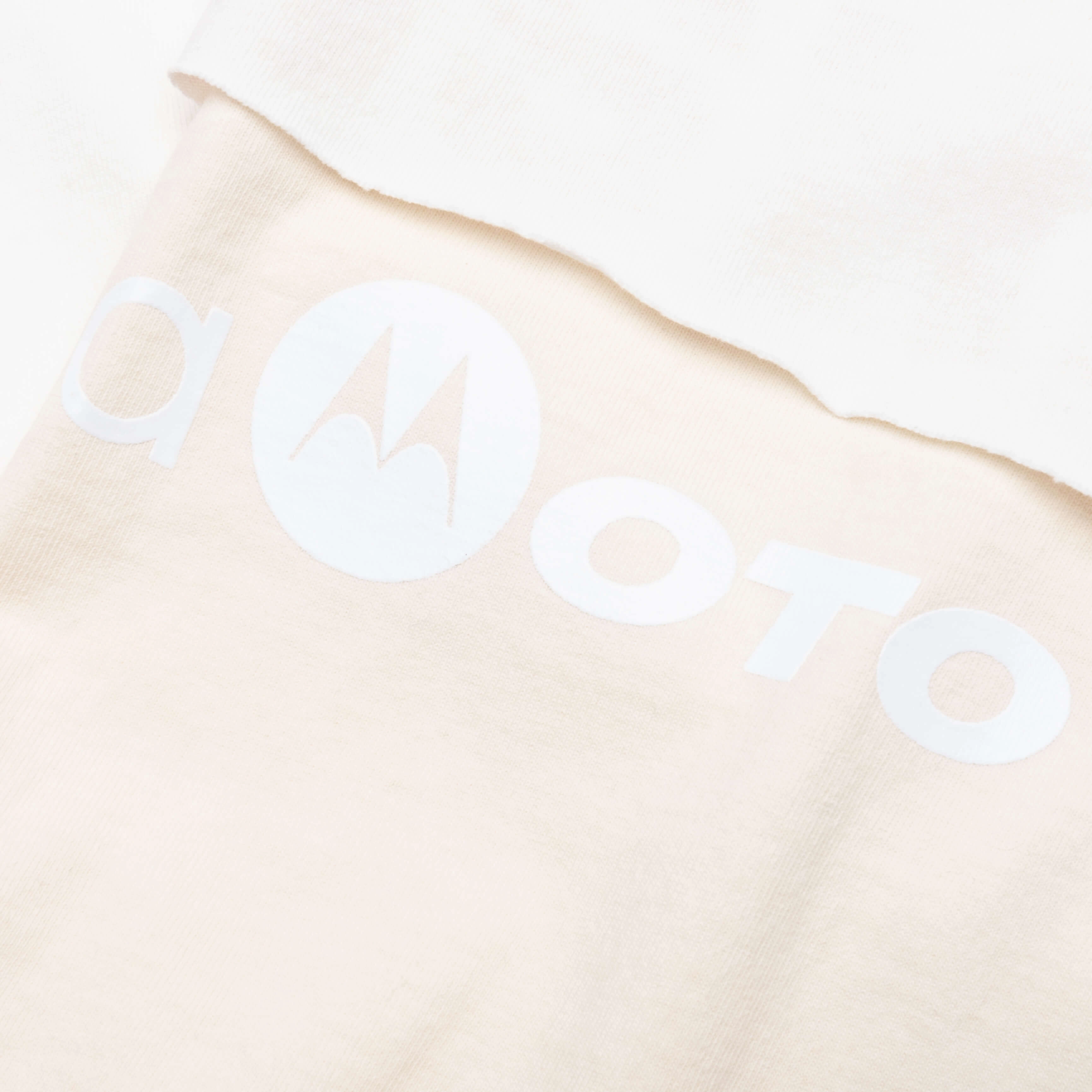 Online Graphic L/S Tee - White