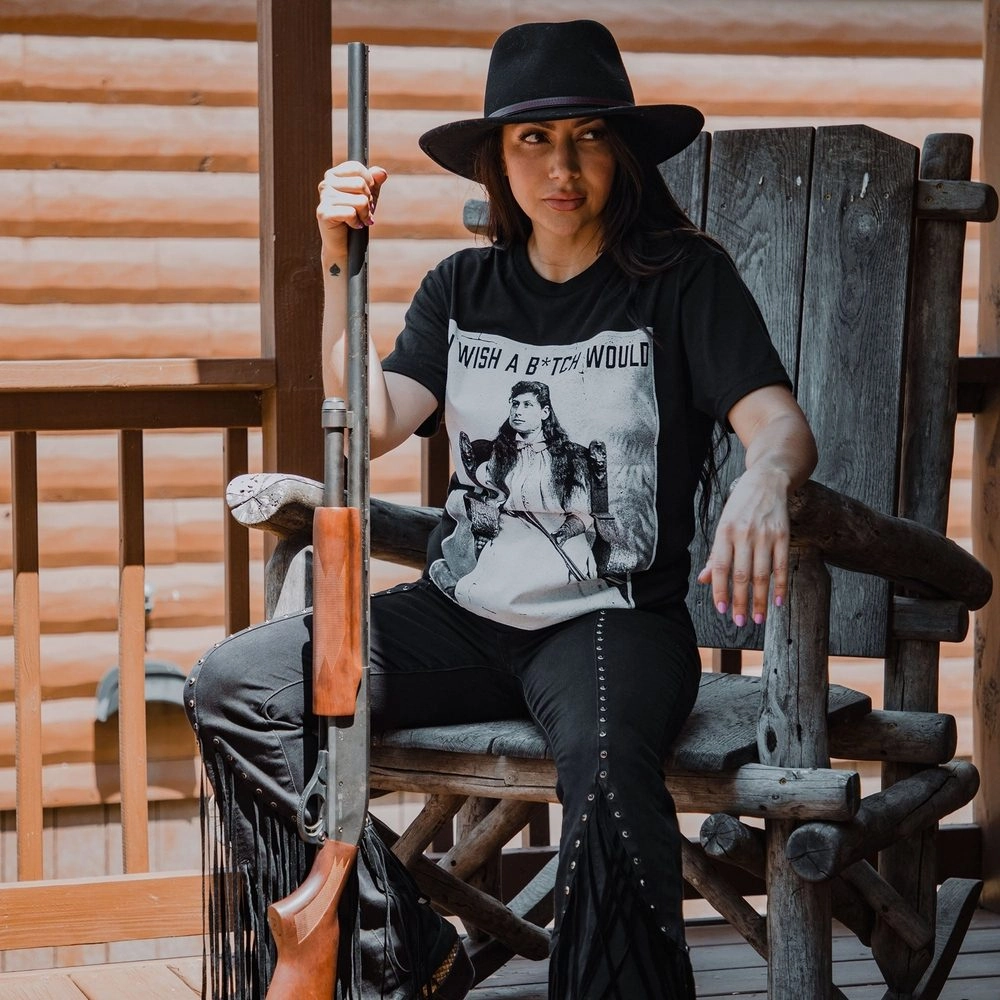 Women's I Wish A B*tch Would Boyfriend Fit T-Shirt - Black