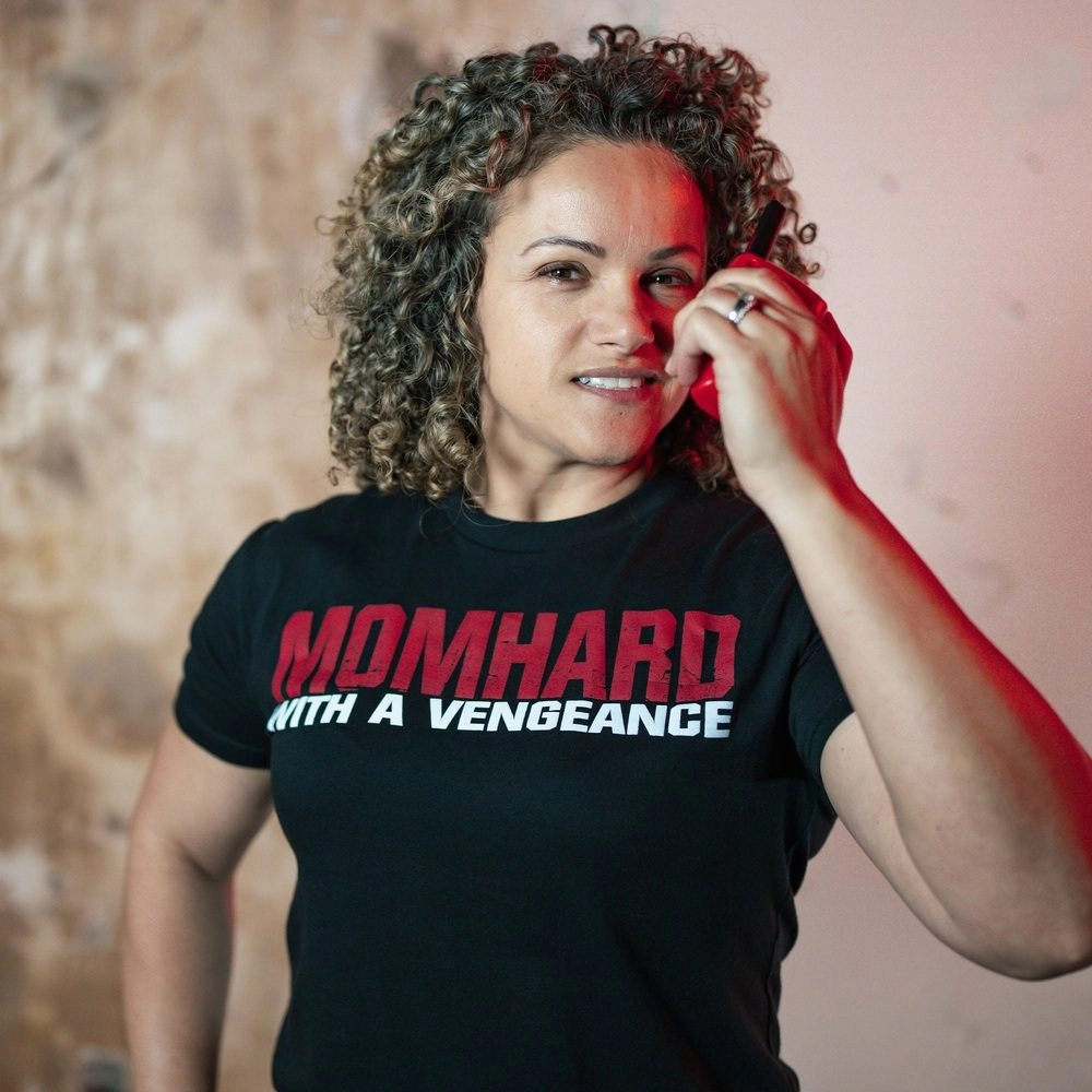 Women's Mom Hard Boyfriend Fit T-Shirt - Black