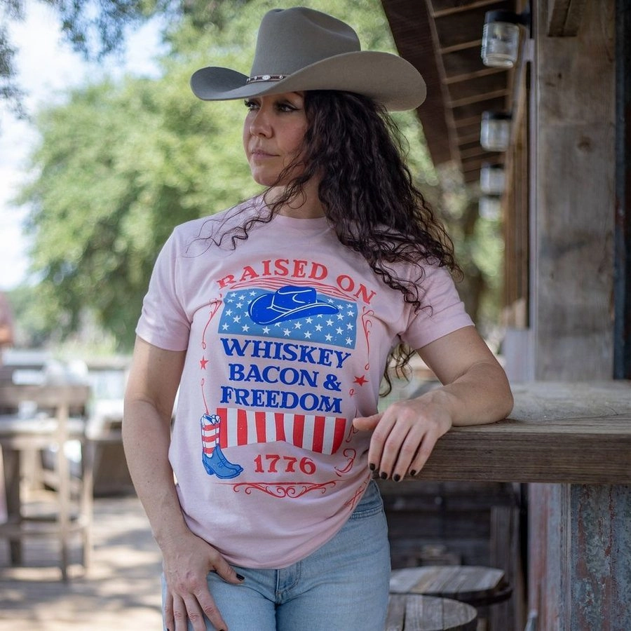 Women's Raised Right Boyfriend Fit T-Shirt - Light Pink